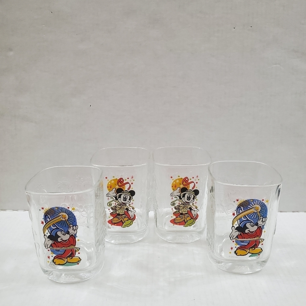 Disney's McDonald's‎ Commerative 2000 Glasses